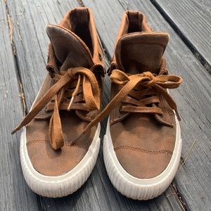 Blowfish 7.5 brown shoes